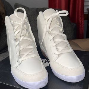 Sorel Out N About Wedge  Color-Sea Salt & Gum